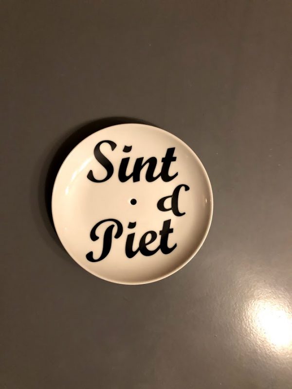 kleinbord 600x800 - Etagère sticker: Sint & Piet